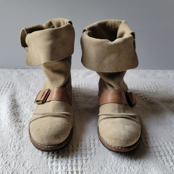 Modern Vintage Slouched Over the Ankle Zip up Belted Stacked Heel Boots - Picture 3 of 13